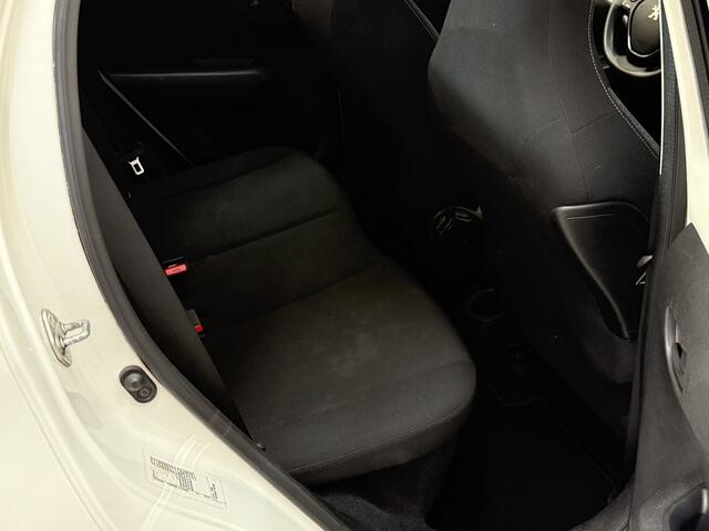 Peugeot 108 1.0 e-VTi Active /5-Drs! /LED Dagrijverl. /Airco /Elek. ramen voor /C.V. afstand /Bluetooth /AUX & USB /Isofix /Mistlampen.