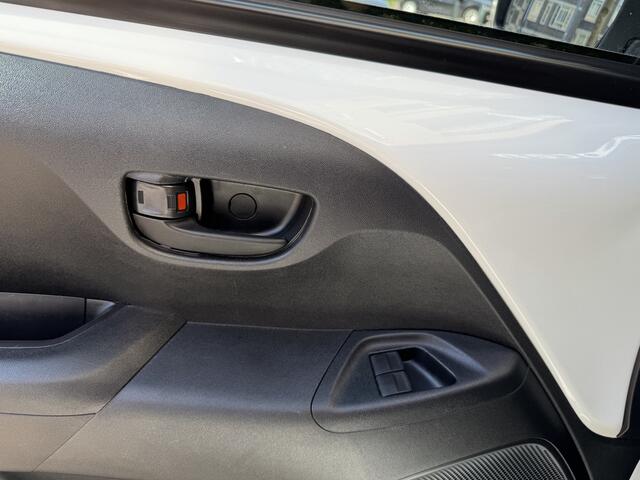 Peugeot 108 1.0 e-VTi Active 29715KM! NAP | Nieuwstaat! | Airco | Elektrische Ramen | Bluetooth | Led verlichting |