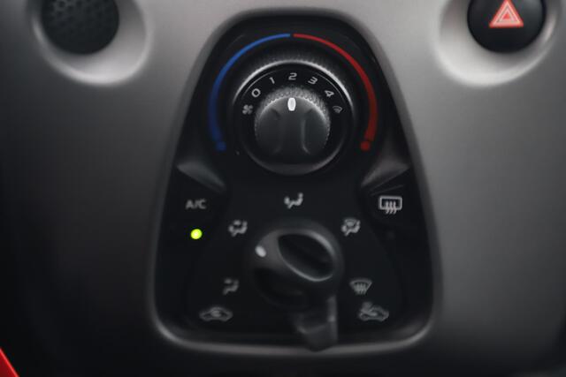 Peugeot 108 1.0 e-VTi Active NAP! Airco Radio Bluetooth Elektrische Ramen
