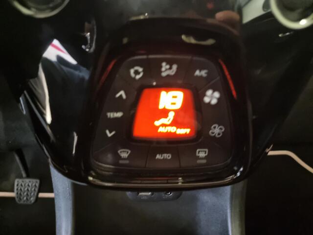 Peugeot 108 1.0 e-VTi Roland Garros TOP! | Vouwdak | Trekhaak | Climate Control |