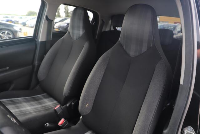 Peugeot 108 1.0 e-VTi Active Radio Airco Bluetooth Getint Glas Elektrische Ramen Centrale deurvergrendeling