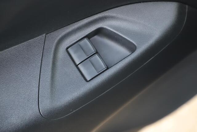 Peugeot 108 1.0 e-VTi Active Radio Airco Bluetooth Elektrische Ramen Getint Glas