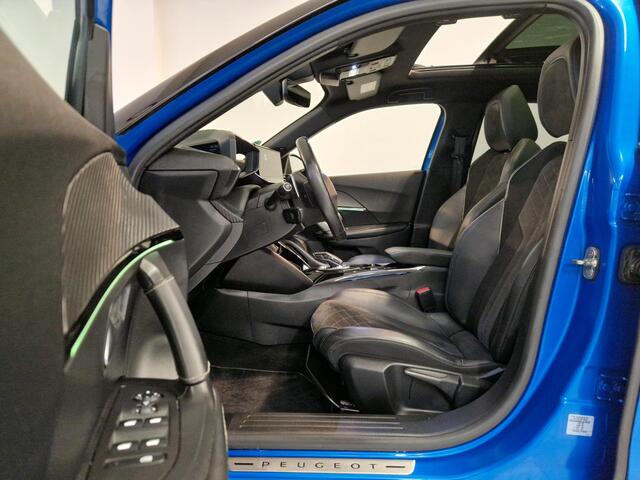 Peugeot 2008 1.2 PureTech GT Pack 155 PK | Automaat| Trekhaak | Elektrisch Dakraam | Alcantara |