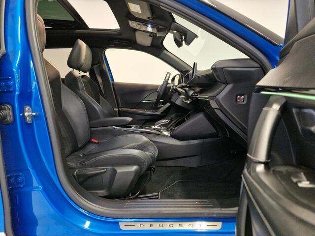 Peugeot 2008 1.2 PureTech GT Pack 155 PK | Automaat| Trekhaak | Elektrisch Dakraam | Alcantara |