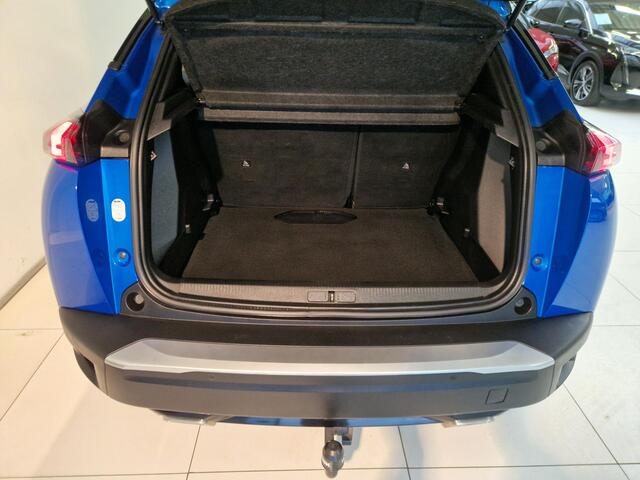 Peugeot 2008 1.2 PureTech GT Pack 155 PK | Automaat| Trekhaak | Elektrisch Dakraam | Alcantara |