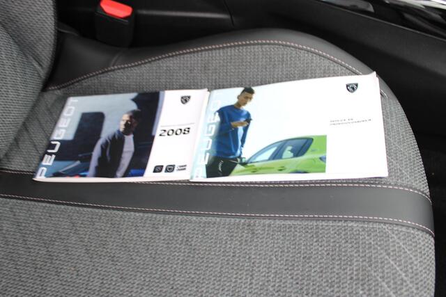 Peugeot 2008 1.2 PureTech 100 Allure Navigatie / Camera