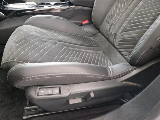 Peugeot 2008 1.2 PureTech 130 GT Automaat | Navigatie | Alcantara | Elektrische Bedienbare Bestuurdersstoel | Adaptieve Cruise Control |