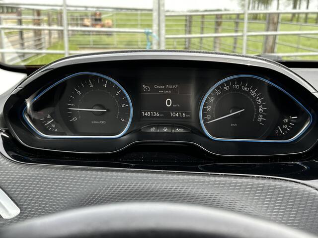 Peugeot 2008 1.2 PureTech Allure | RIEM V.V | TREKHAAK | PANO | NAVI | CARPLAY