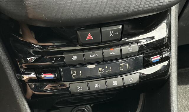 Peugeot 2008 1.2 PureTech Allure | RIEM V.V | TREKHAAK | PANO | NAVI | CARPLAY