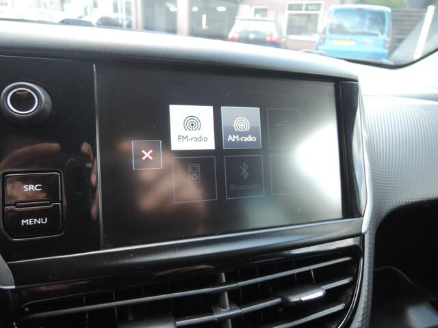 Peugeot 2008 1.2 PURET. BLUE LION