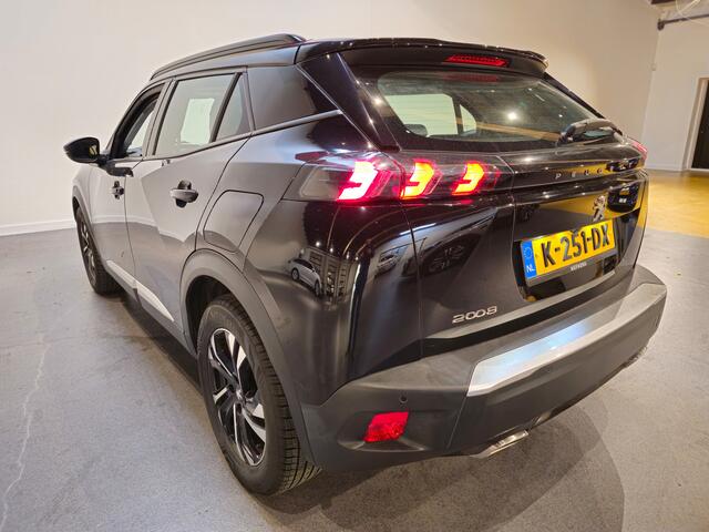Peugeot 2008 1.2 PureTech Allure - Panoramadak - Stoelverwarming - Android Auto/Apple Carplay -Automaat