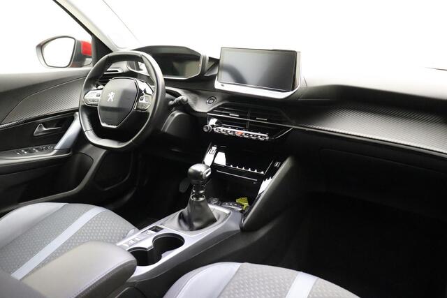 Peugeot 2008 1.2 PureTech 100pk Allure | 3D-Cockpit | Achteruitrijcamera | Climate Control | Cruise Control | Navigatie | Keyless Start