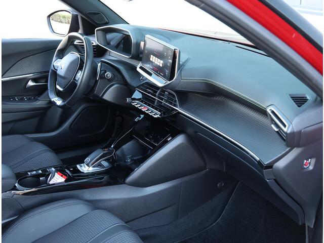 Peugeot 2008 1.2 130PK GT | Camera | Navigatie | 17''LMV | Cruise Control | Climate Control | AppleCarPlay/AndroidAuto | TwoTone |