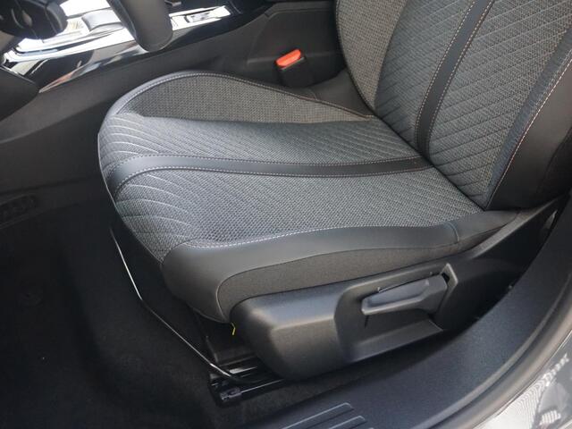 Peugeot 2008 1.2 Hybrid 136 Allure