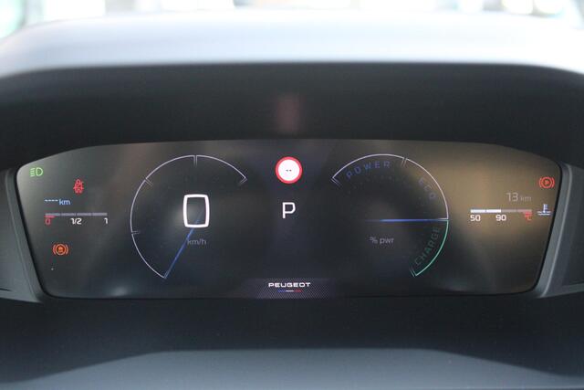 Peugeot 2008 1.2 Hybrid 136PK AUTOMAAT ALLURE | NIEUWE AUTO! | CAMERA VOOR + ACHTER | KEYLESS ENTRY/START | PARKEERSENSOREN VOOR + ACHTER | DODEHOEK DETECTIE | 17" LICHTMETALEN VELGEN | ADAPTIVE CRUISE CONTROL | CLIMATE CONTROL | STOEL VERWARMING | DRAADLOZE APPLE CAR
