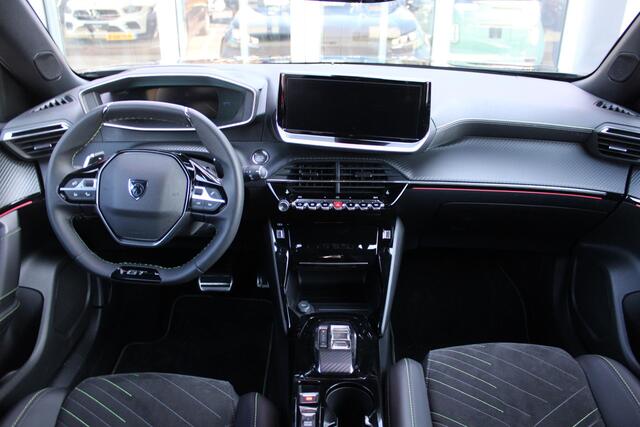 Peugeot 2008 1.2 130PK AUTOMAAT GT | NAVIGATIE | FULL LED KOPLAMPEN | DRAADLOZE APPLE CARPLAY/ANDROID AUTO | ADAPTIVE CRUISE CONTROL | CAMERA VOOR + ACHTER | CLIMATE CONTROL | LICHTMETALEN VELGEN 17" | KEYLESS ENTRY/START | DAB+ RADIO | ALCANTARA/LEDEREN BEKLEDING | E