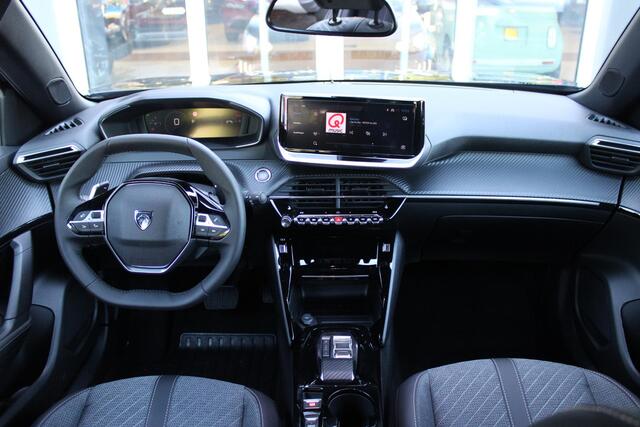 Peugeot 2008 1.2 Hybrid 136PK AUTOMAAT ALLURE | NIEUWE AUTO! | KEYLESS ENTRY/START | PARKEERSENSOREN VOOR + ACHTER | 17" LICHTMETALEN VELGEN | ADAPTIVE CRUISE CONTROL | CLIMATE CONTROL | STOEL VERWARMING | DRAADLOZE APPLE CARPLAY/ANDROID AUTO | DAB+ RADIO |