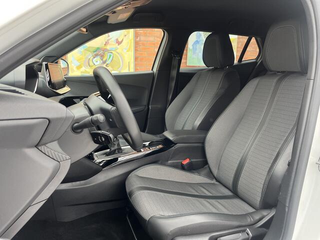 Peugeot 2008 PureTech 100 Allure | Camera | Carplay/Android Auto |