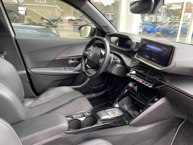 Peugeot 2008 1.2T 130pk Automaat GT | Navigatie | Achteruitrijcamera | Keyless Entry | LED koplampen | Two Tone | Privacy Glass