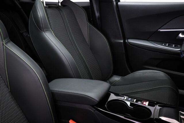 Peugeot 2008 1.2 Hybrid 136 GT | Panoramadak | 360° camera | Pack Drive Assist Plus | Apple Carplay/Android Auto