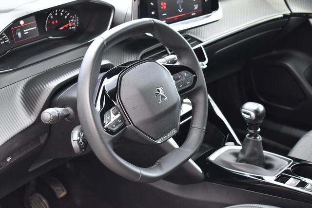 Peugeot 2008 1.2 PureTech Allure / navi / camera / led