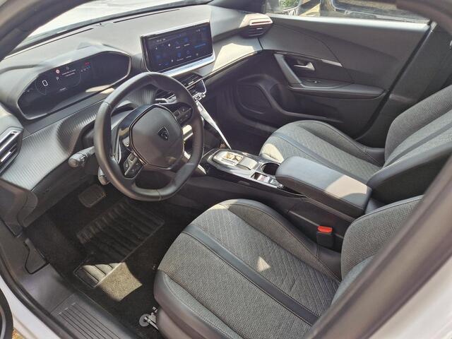 Peugeot 2008 1.2T Automaat 130pk Allure | Climate & Cruise Control | LMV | Parkeersensoren | LED | Apple Carplay / Android Auto |