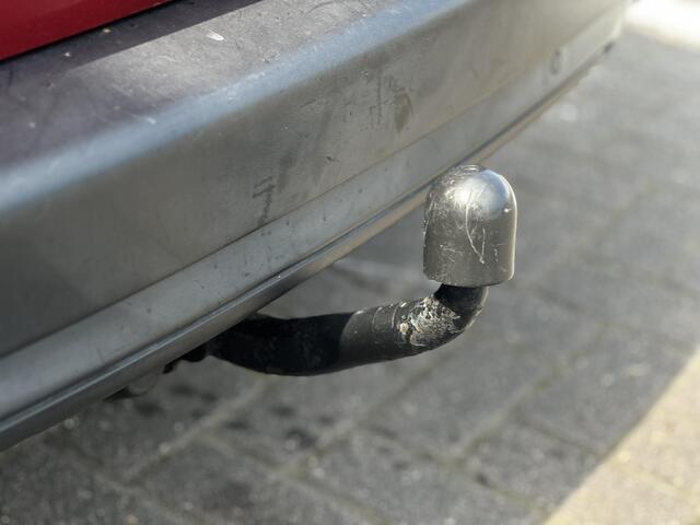 Peugeot 2008 1.2 110pk Blue Lion | Trekhaak | Panorama dak | Airco | Cruise Control | Elektrische ramen | Navigatie | Radio / Bluetooth