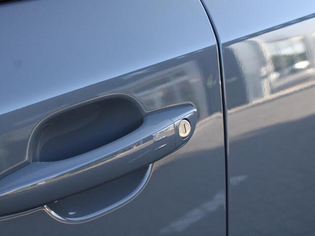 Peugeot 2008 GT 1.2 Hybrid 145PK Automaat Navigatie, Camera 360, Adaptieve cruise control, Lichtmetalen velgen