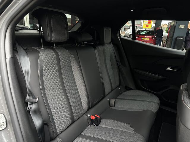 Peugeot 2008 1.2 PureTech Allure 130PK/Stoelverwarming/ECC/PDC.