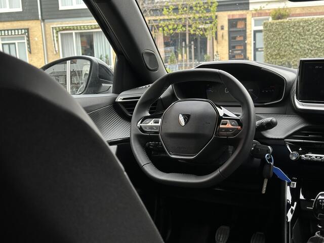 Peugeot 2008 1.2 PureTech Allure 130PK/Stoelverwarming/ECC/PDC.