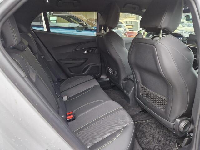 Peugeot 2008 1.2T 130pk Automaat GT | LED koplampen | Achteruitrijcamera | Two Tone | Apple Carplay | Android Auto | Climate Control