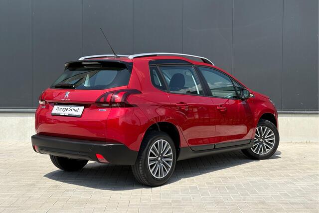 Peugeot 2008 1.2 PureTech Blue Lease Executive 110pk - Navi - Camera - Cruise - Carplay - PDC - Rijklaar