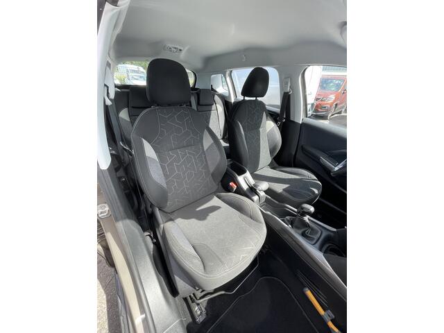 Peugeot 2008 82pk Blue Lion (Navigatie - Airco - Apple Carplay - Cruise Controle)