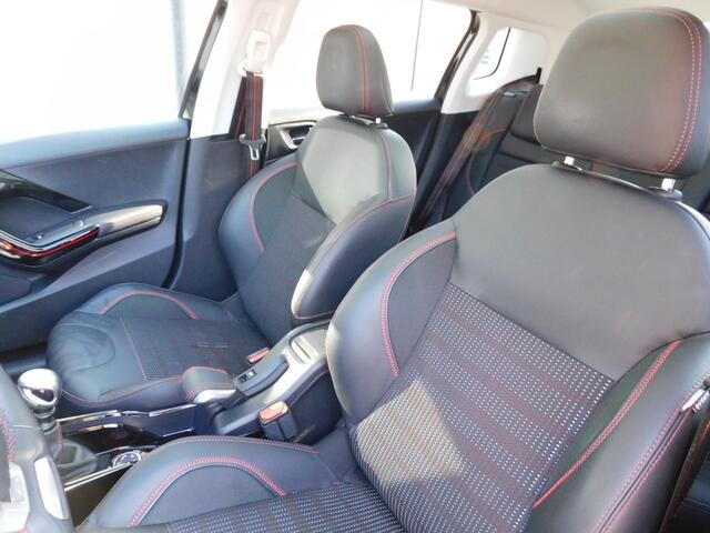 Peugeot 2008 1.2 PureTech GT-line TOPSTAAT! DEALER ONDERHOUDEN! APPLE / ANDROID! PANODAK! FULLMAP NAVI! TREKHAAK! CRUISE! CLIMA! LM VELGEN!