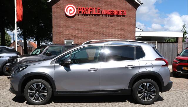 Peugeot 2008 1.2 Benzine * Hele Luxe Allure * Hoge Zit * Navigatie * Panoramadak * 1/2 Leder Interieur * Achteruitrij Camera * Climate & Cruise Control * Vingerhoets; Vierde Generatie Eersteklas Service !