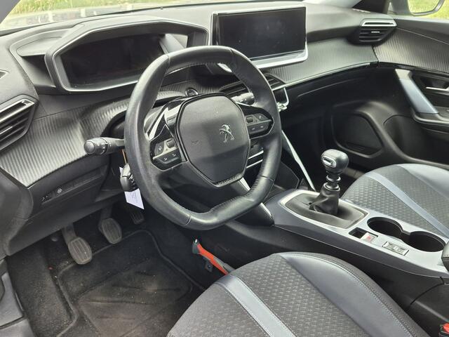 Peugeot 2008 1.2 PureTech Allure 130 PK WORDT VERWACHT !! | Navigatie | Camera | Climate Control | Cruise Control |