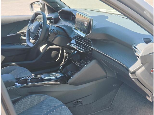 Peugeot 2008 1.2 Hybrid 136PK Allure | AppleCarPlay/AndroidAuto | Climate Control | Adaptive Cruise Control | Camera | FULL LED | Navigatie | LMV | Parkeersensoren | Privacy Glass | Isofix |