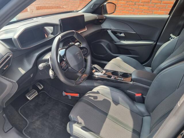 Peugeot 2008 1.2 PURETECH GT