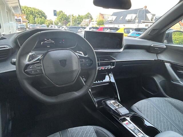 Peugeot 2008 1.2 PureTech 130 Allure | Stoelverwarming | Achteruitrijd Camera | Climate & Cruise Control | Navigatie |