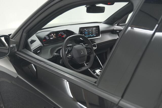 Peugeot 2008 PureTech 130 EAT8 Active Pack | Parkeersensoren | Apple CarPlay | Climate Control | Stoelverwarming