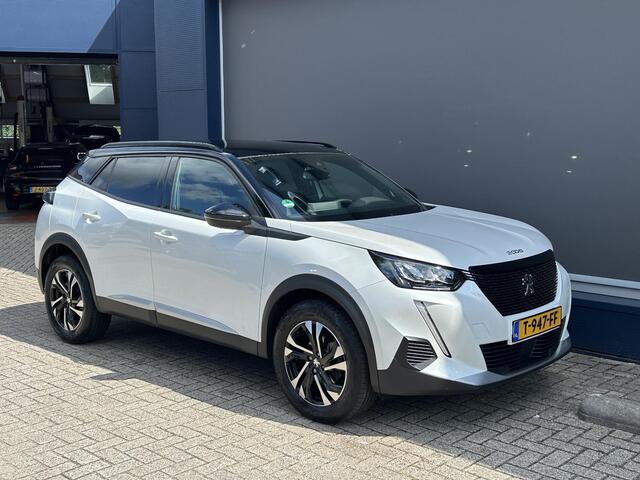 Peugeot 2008 1.2 Turbo 130 PK Allure | Automaat | GT Look Zwart Dak | Trekhaak 1200 KG | Parkeer Camera | Stoelverwarming | Navigatie via Apple Carplay | Lichtmetaal | LED Verlichting | Cruise control | Climate control.