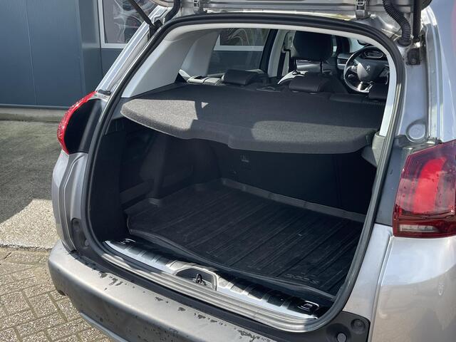 Peugeot 2008 1.2 PureTech Allure - 21.284 KM - Automaat - Hoge instap - Metallic