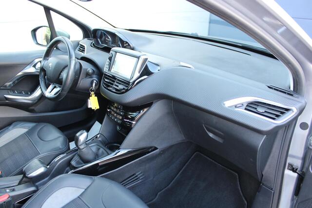 Peugeot 2008 1.2 PureTech 110pk Allure Airco Navi Panoramadak Carplay DAB