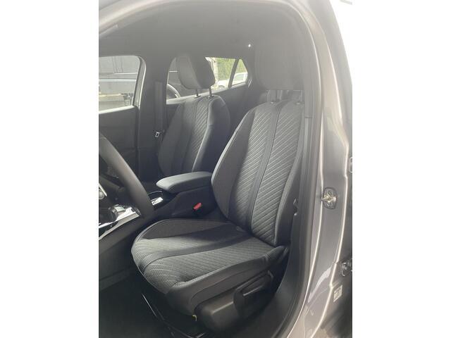 Peugeot 2008 1.2 Hybrid 136 Allure