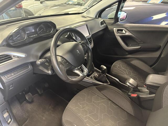 Peugeot 2008 1.2 PureTech Active , Trekhaak, Navi, Airco, Cruise, All Season, LMV 16 Inch, Bluetooth, Armsteun, Dakrails, Aux