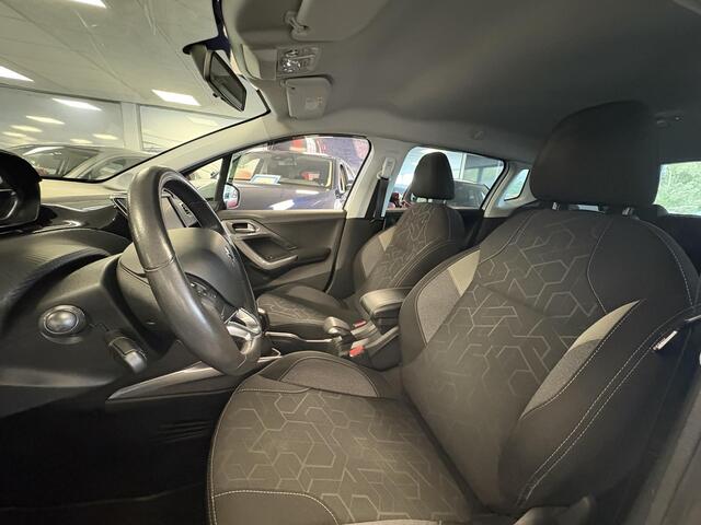 Peugeot 2008 1.2 PureTech Active , Trekhaak, Navi, Airco, Cruise, All Season, LMV 16 Inch, Bluetooth, Armsteun, Dakrails, Aux