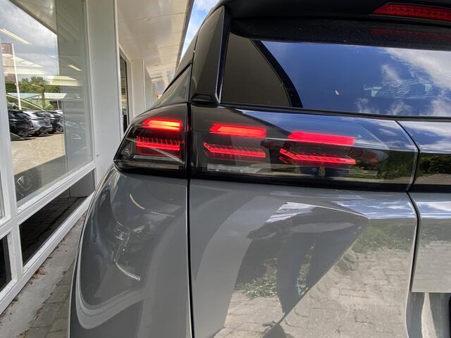 Peugeot 2008 1.2T 100pk Allure | Parkeersensoren | Apple Carplay/Android | Climate Control | Facelift model