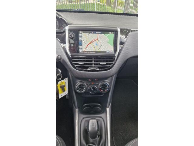 Peugeot 2008 1.2 PURET. BLUE LION