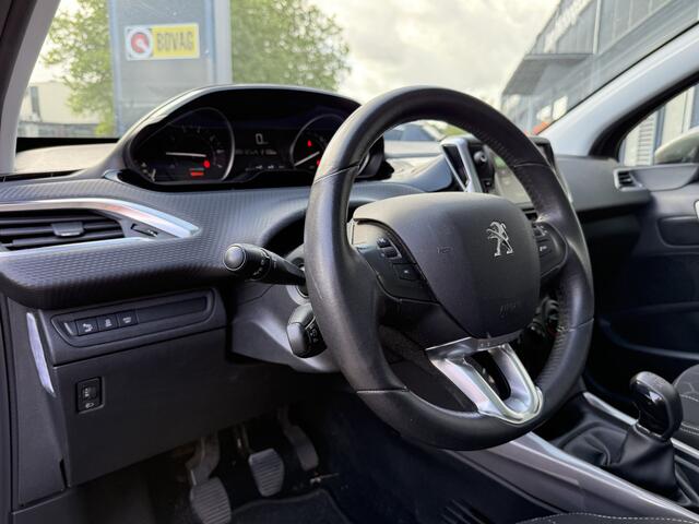 Peugeot 2008 BWJ 201 | 1.2PT 111PK Blue Lion | TREKHAAK | PANO DAK | AIRCO | NAVI | CRUISE | PDC |