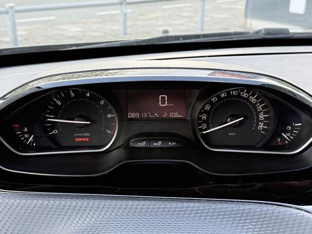 Peugeot 2008 BWJ 201 | 1.2PT 111PK Blue Lion | TREKHAAK | PANO DAK | AIRCO | NAVI | CRUISE | PDC |